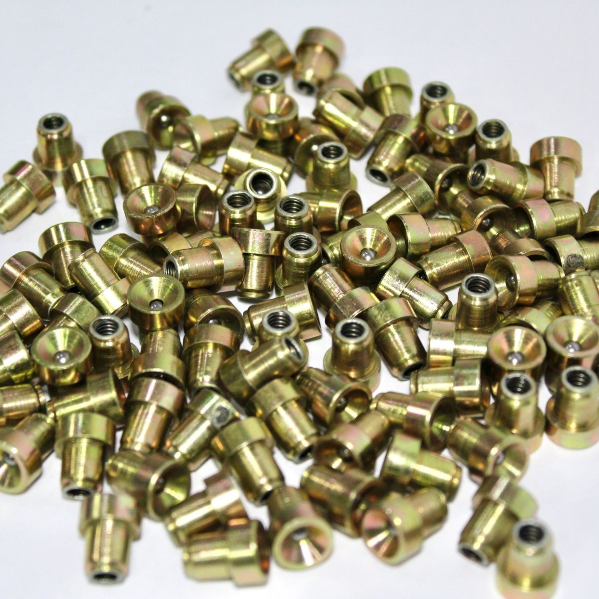 Bico De Lubrificação (oleadeiras) 10x7mm - Dourada (Unidade) - Image 3