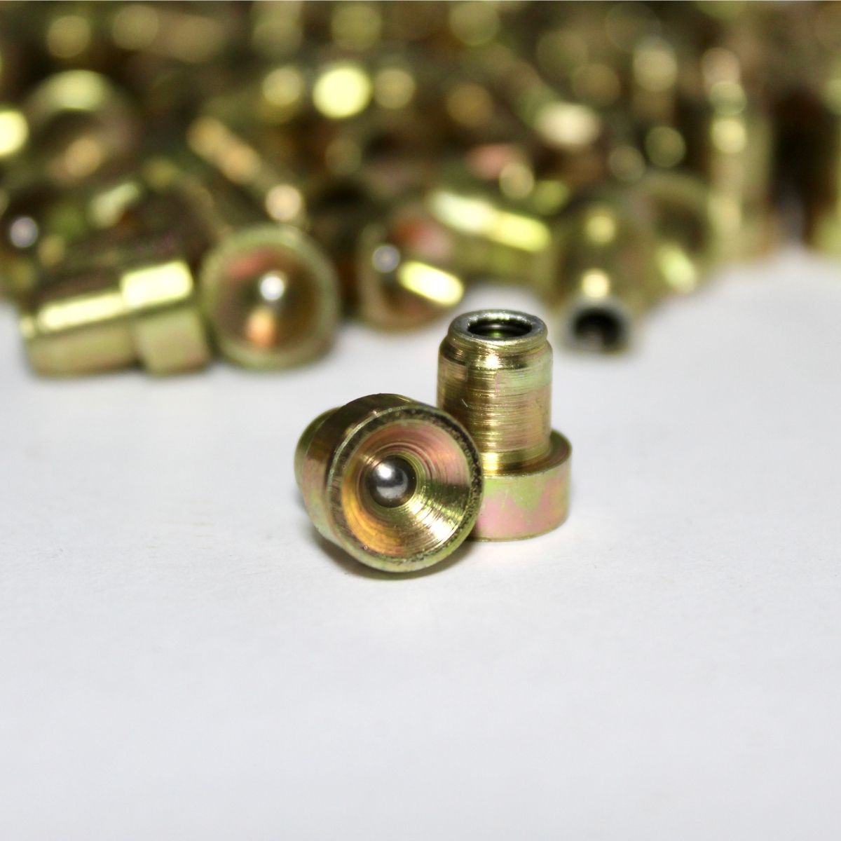 Bico De Lubrificação (oleadeiras) 10x7mm - Dourada (Unidade) - Image 2